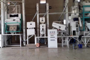 Máquina de processamento de arroz totalmente automática