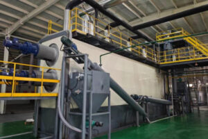 Fabricante de Planta de Pirólise de Pneus e Plástico em Lote